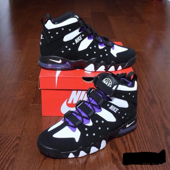 Nike Black and Purple Sneakers with Air Cushioning - Picture 3 of 3